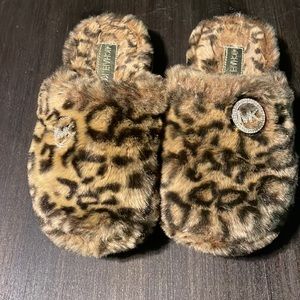 Michael Kors house slippers used. Like new! Authentic.